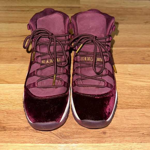 Jordan 11s Retro Heiress Night Maroon - Picture 1 of 8